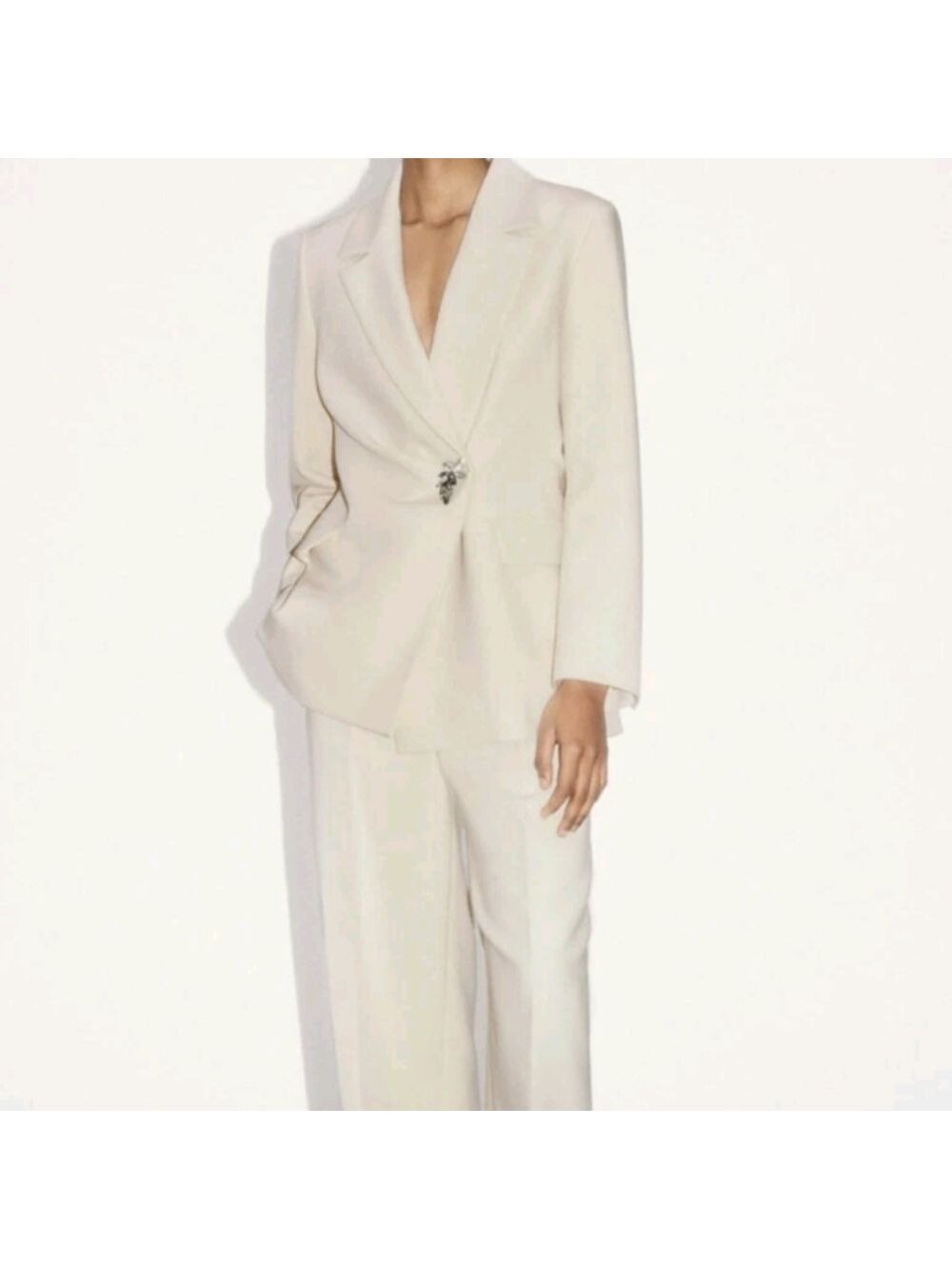 NWT Zara Rhinestone Button Blazer, Beige, Size L - Picture 4 of 17